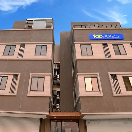 Fabhotel Dev'S Inn インドール エクステリア 写真