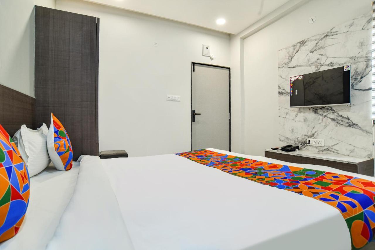 Fabhotel Dev'S Inn インドール エクステリア 写真